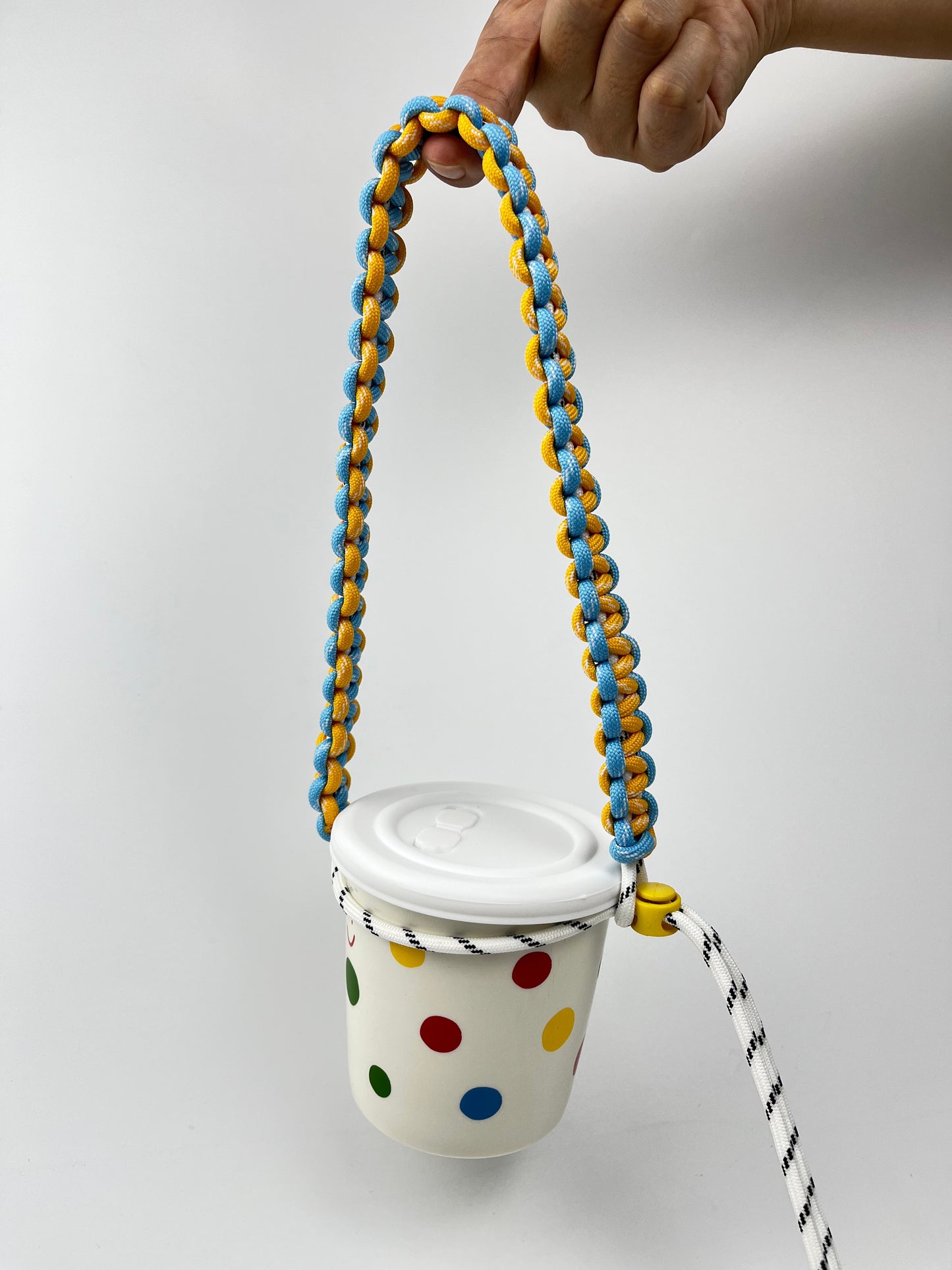Hand - woven Blue and Yellow Contrast Paracord Cup Hanger, a New Partner for Portable Water Cups!