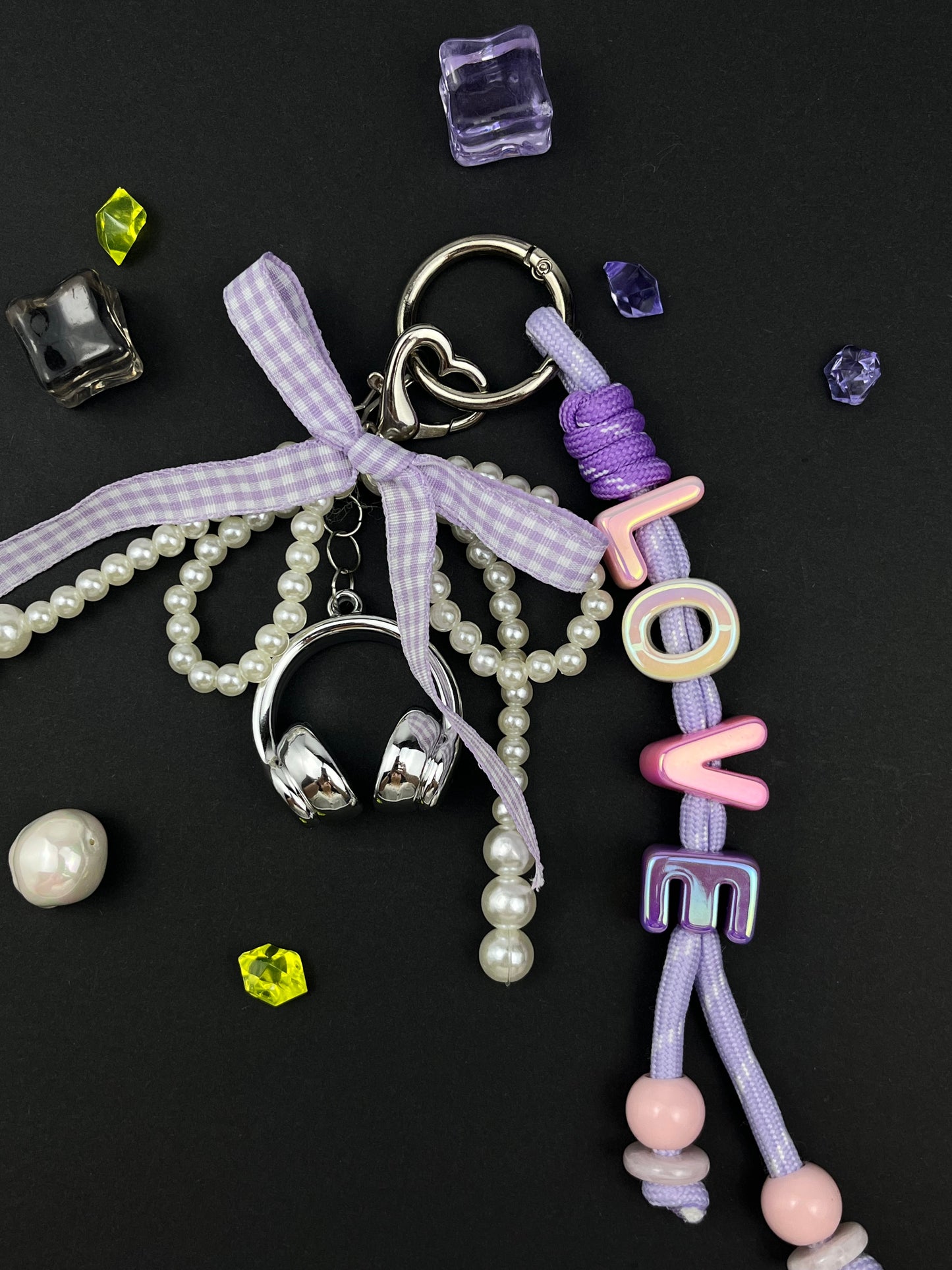 Dreamy Purple “LOVE” Pearl Keychain | Headphone Charm + Checkered Ribbon, Full of Romantic Vibe