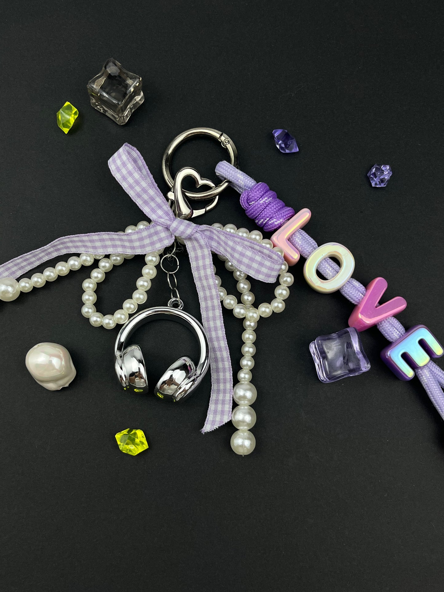 Dreamy Purple “LOVE” Pearl Keychain | Headphone Charm + Checkered Ribbon, Full of Romantic Vibe