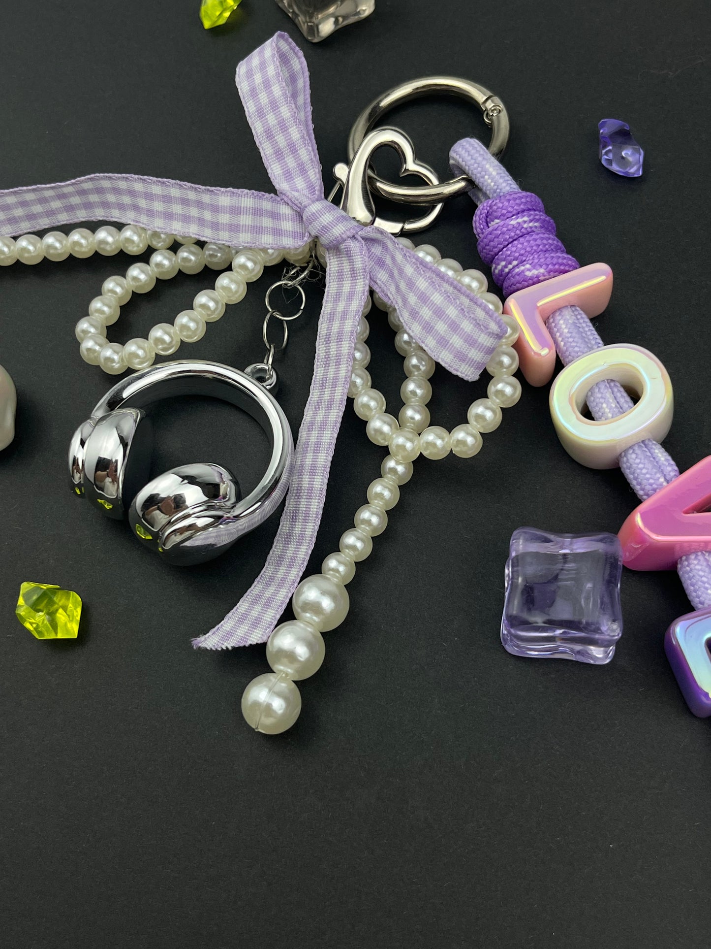 Dreamy Purple “LOVE” Pearl Keychain | Headphone Charm + Checkered Ribbon, Full of Romantic Vibe