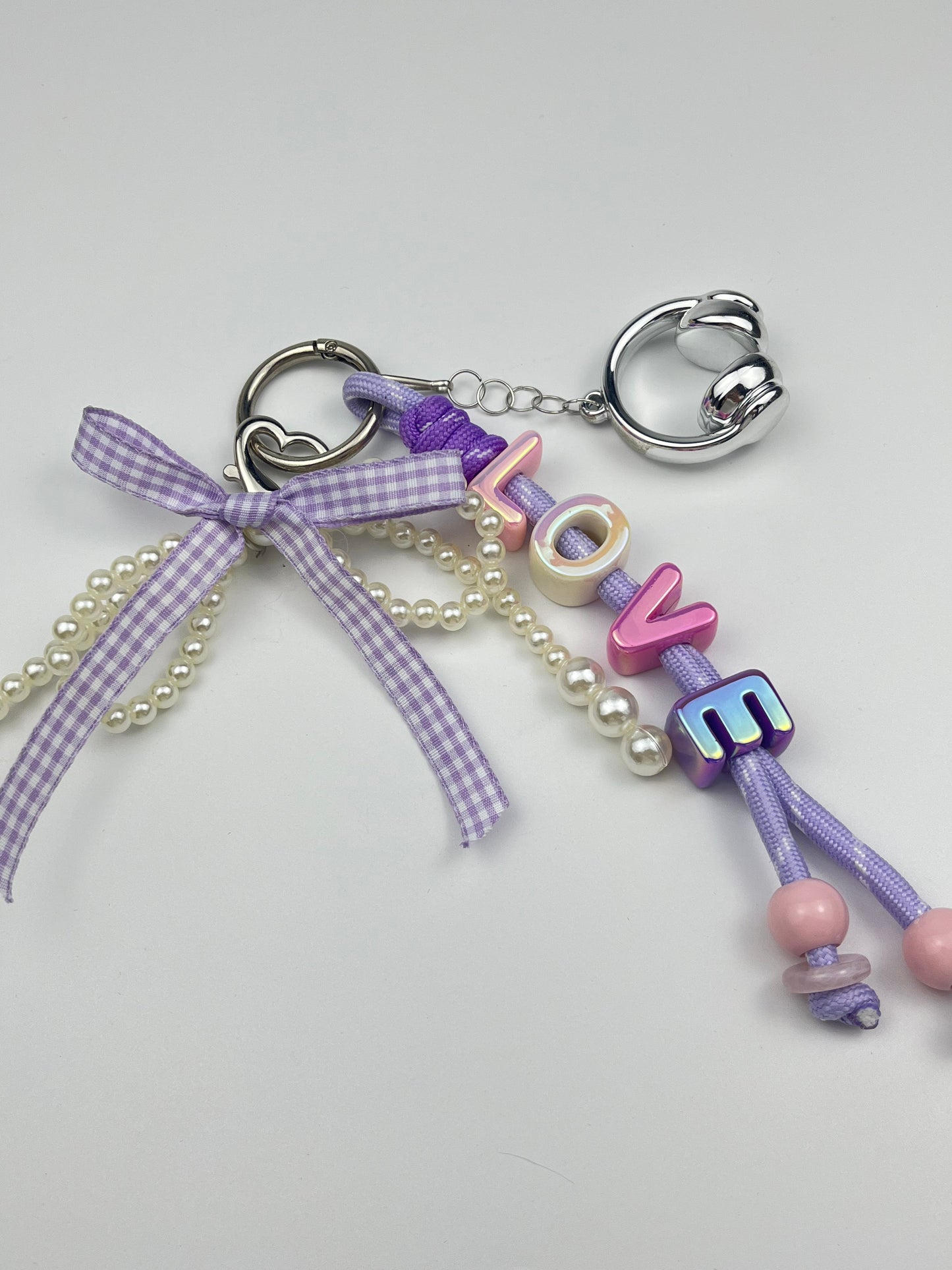 Dreamy Purple “LOVE” Pearl Keychain | Headphone Charm + Checkered Ribbon, Full of Romantic Vibe