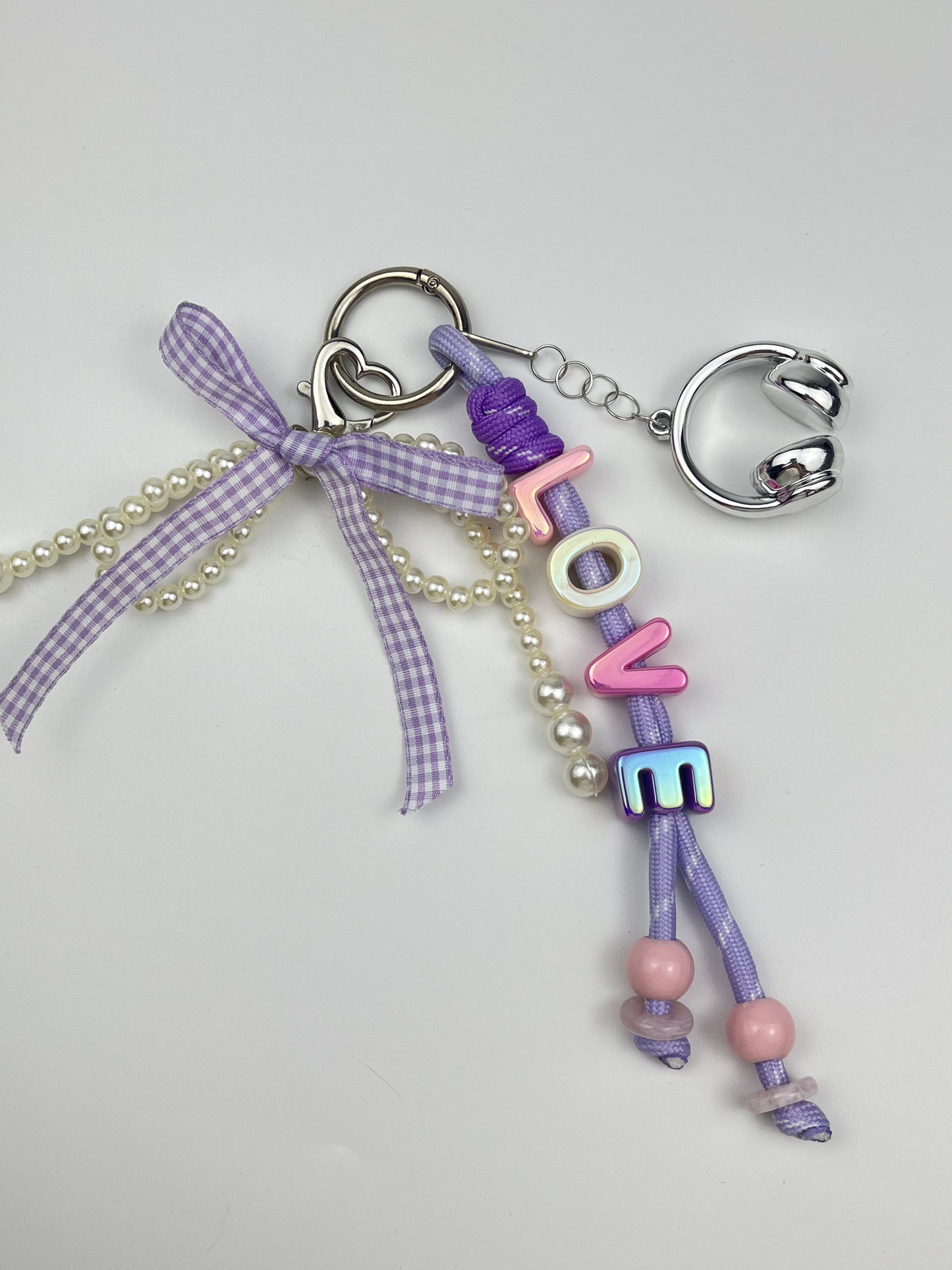 Dreamy Purple “LOVE” Pearl Keychain | Headphone Charm + Checkered Ribbon, Full of Romantic Vibe