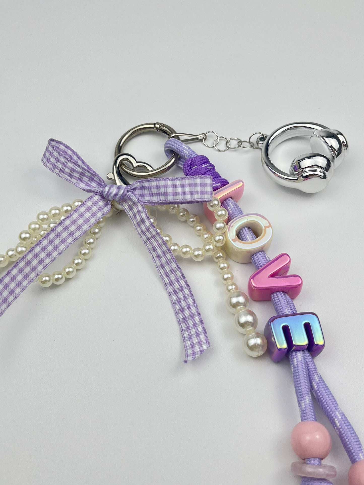 Dreamy Purple “LOVE” Pearl Keychain | Headphone Charm + Checkered Ribbon, Full of Romantic Vibe