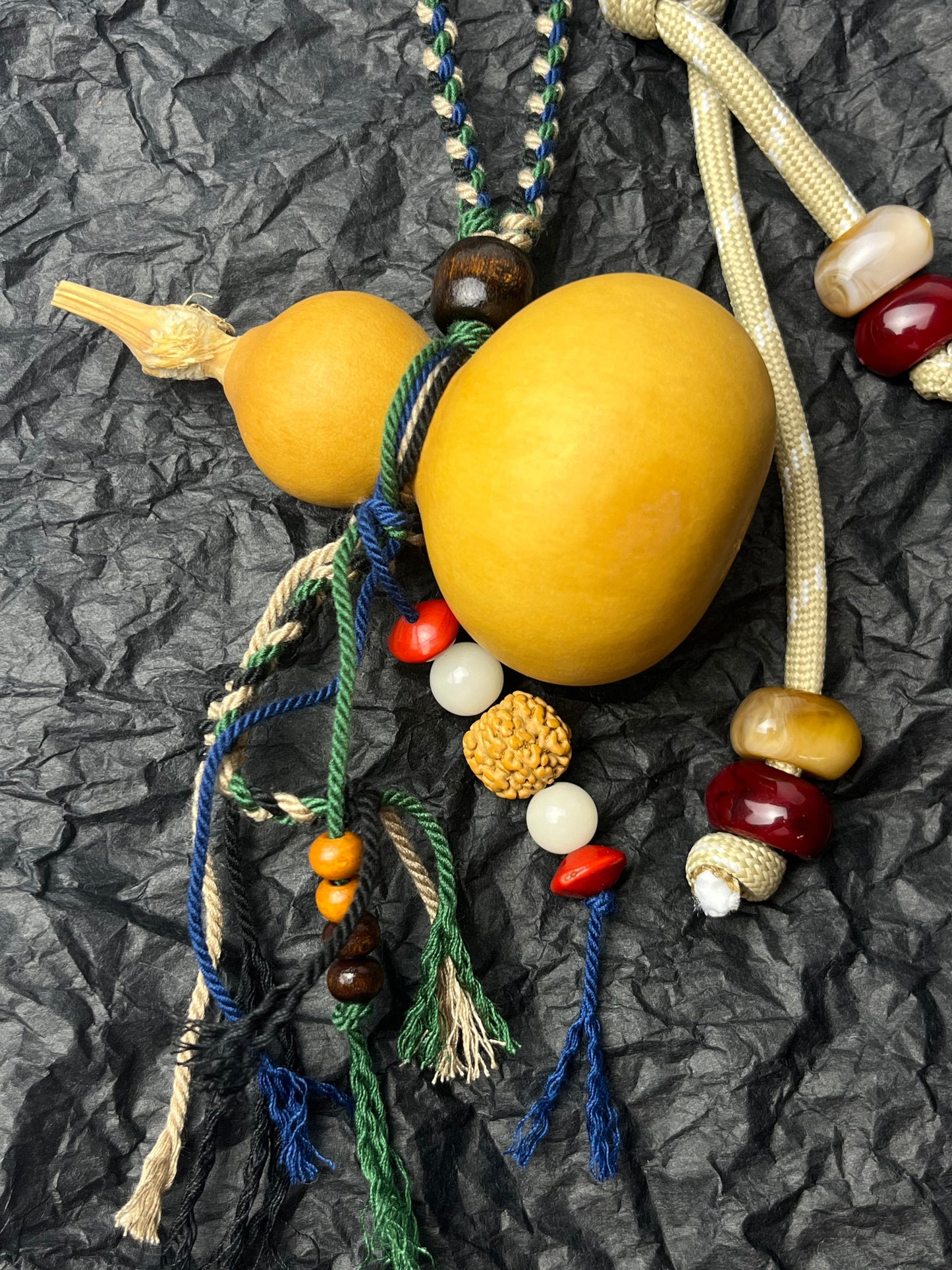 Hand - woven Paracord Gourd Pendant, Exquisite Ancient Charm, a Portable Auspicious Trinket!
