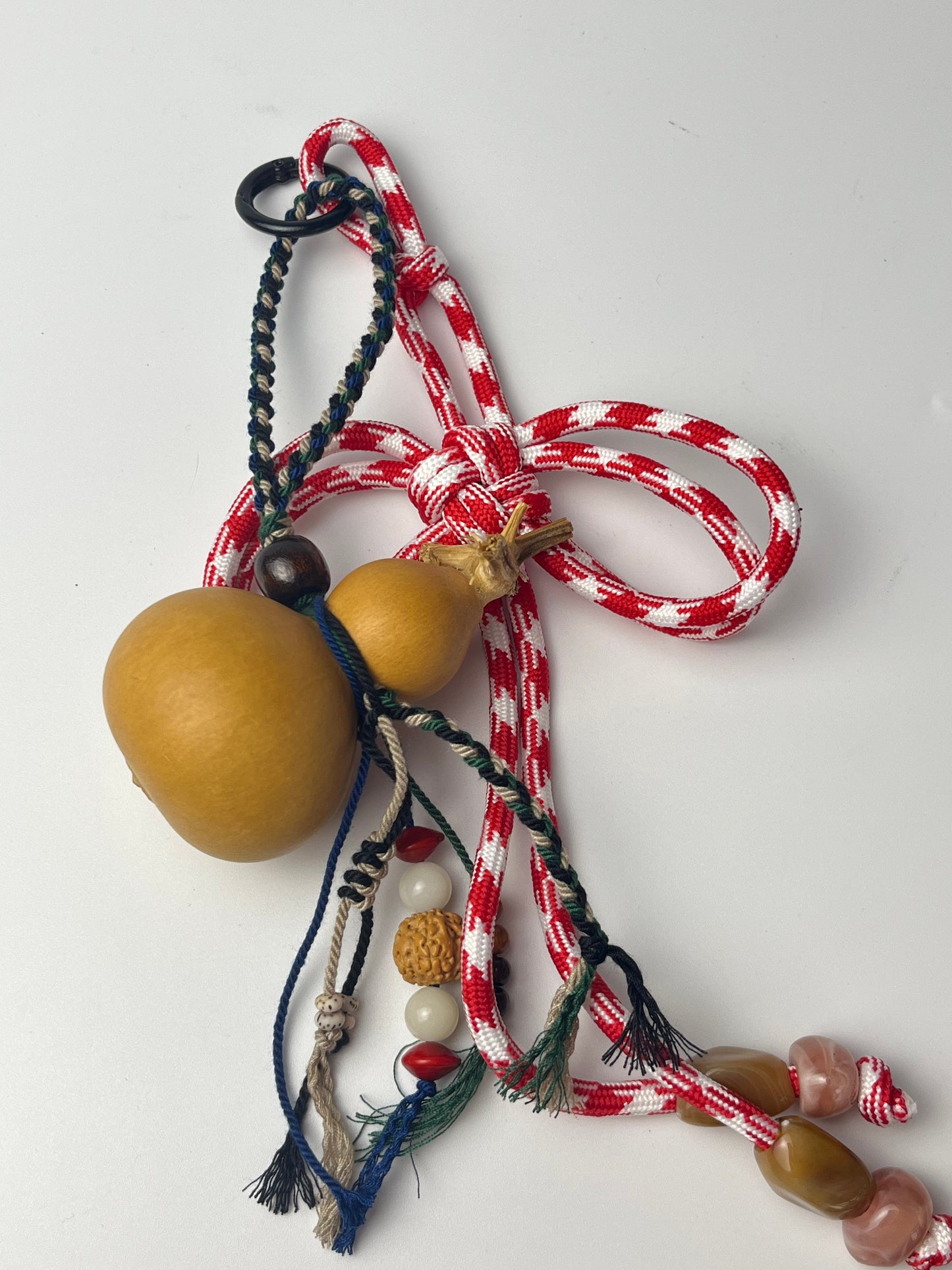 Hand - woven Paracord Gourd Pendant, a Portable Goodie Blending Ancient Charm and Fashion!