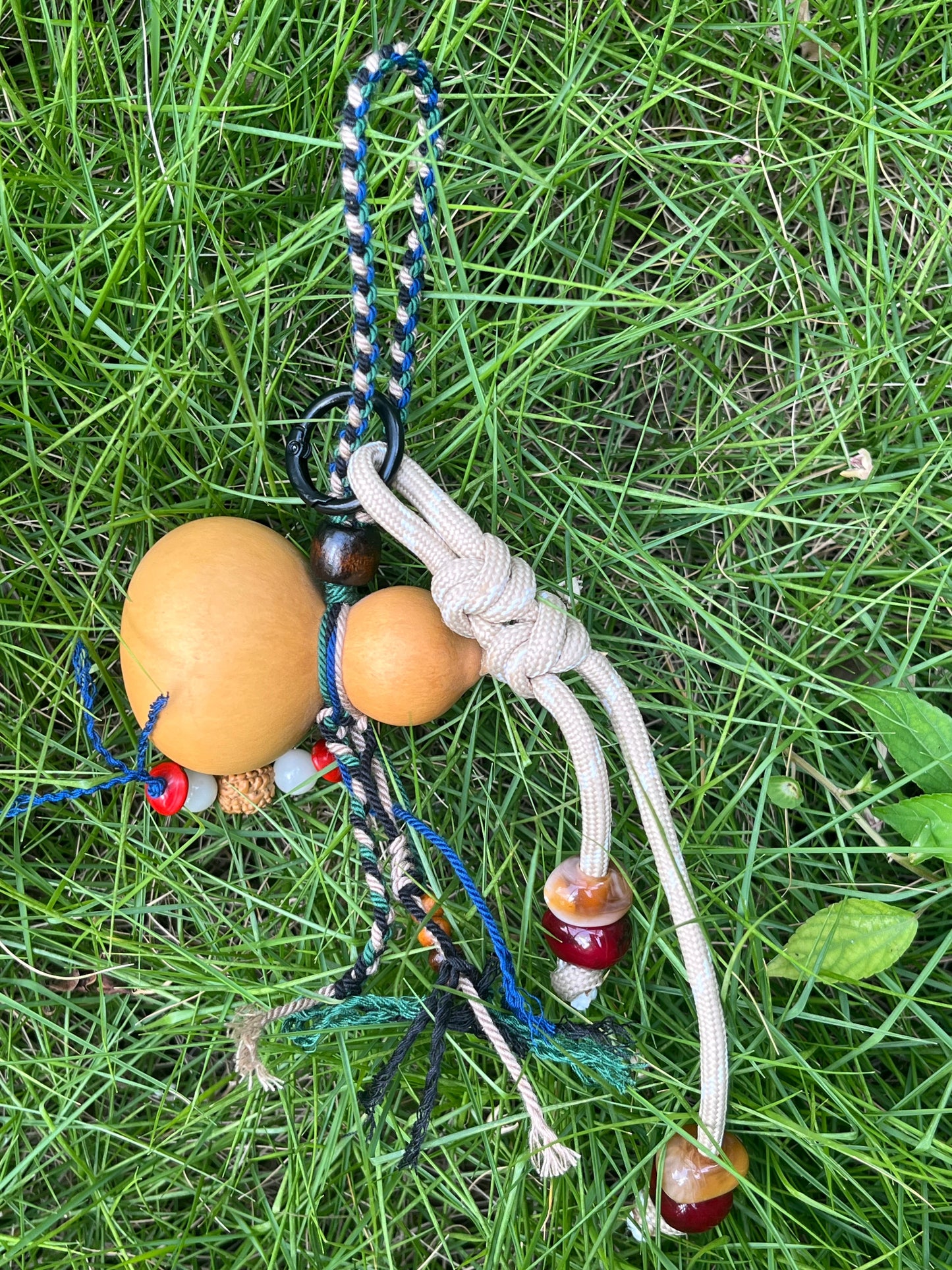 Hand - woven Paracord Gourd Pendant, Exquisite Ancient Charm, a Portable Auspicious Trinket!