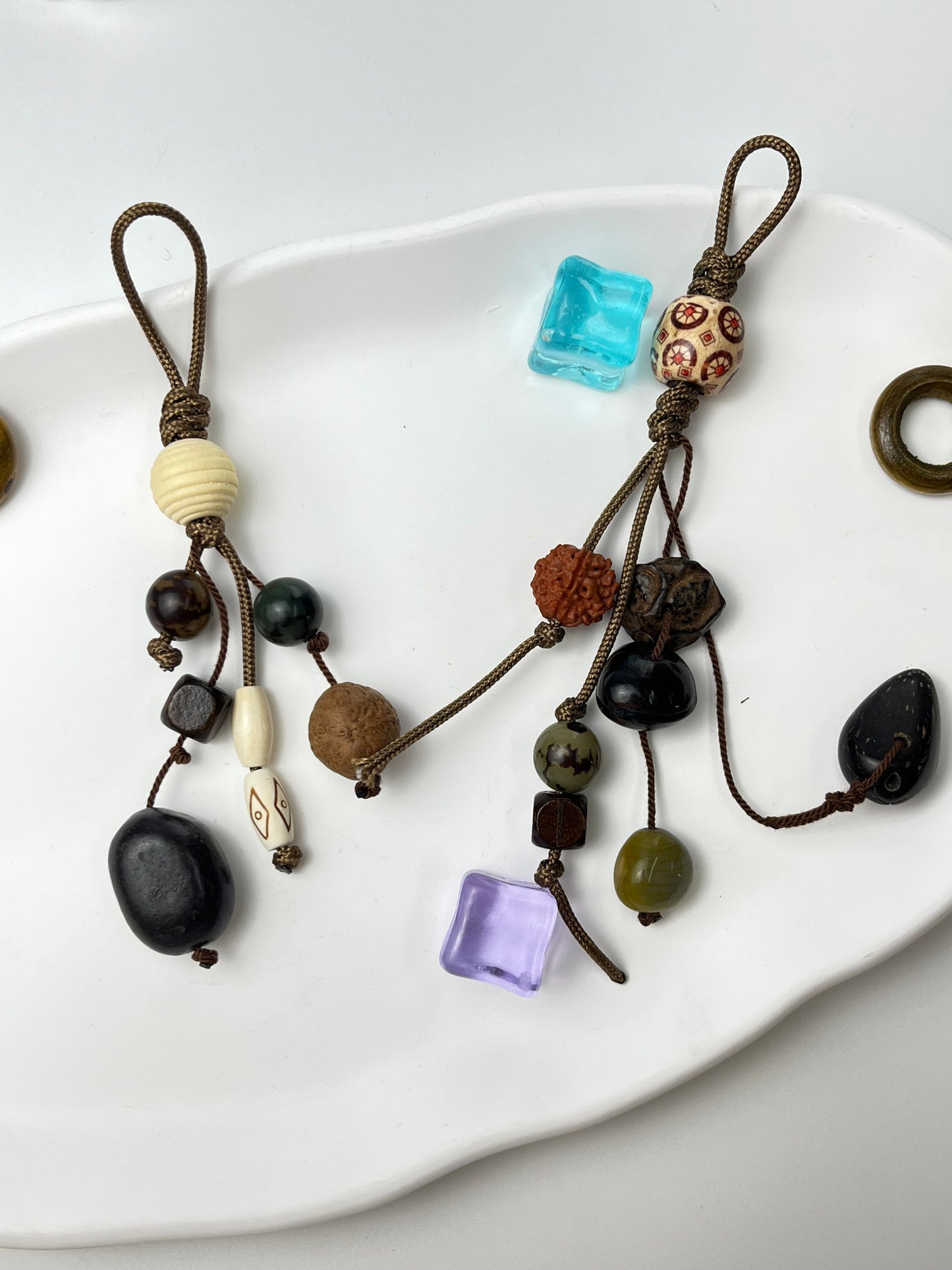 Handmade Paracord Keychain with Natural Stone & Wood Beads, Retro Natural - Style Charm