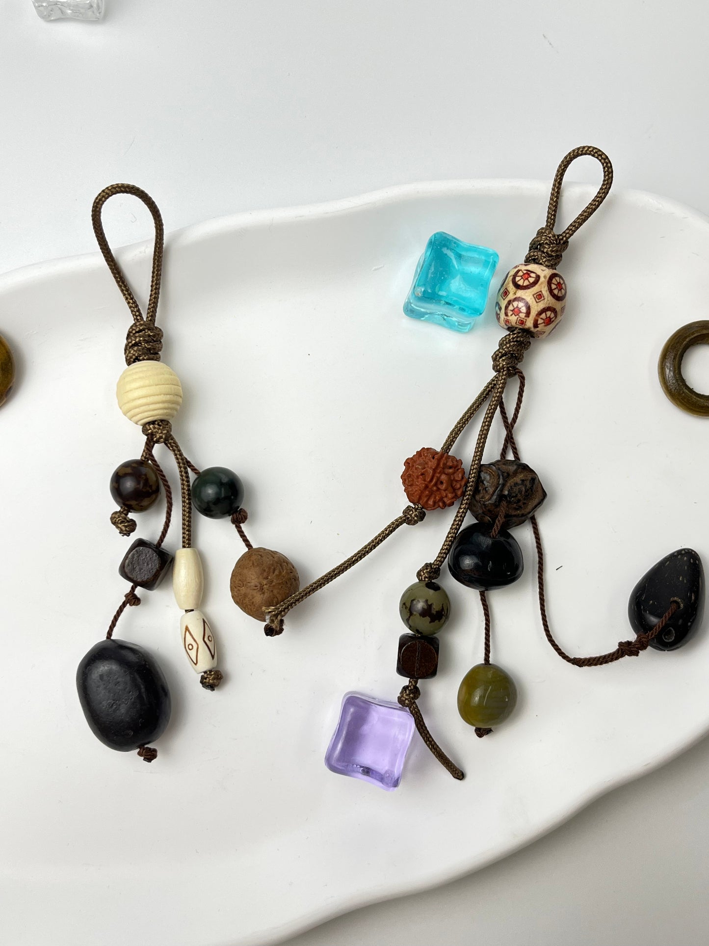 Handmade Paracord Multigem Keychain/Bag Charm, Retro Zen - Style Accessory