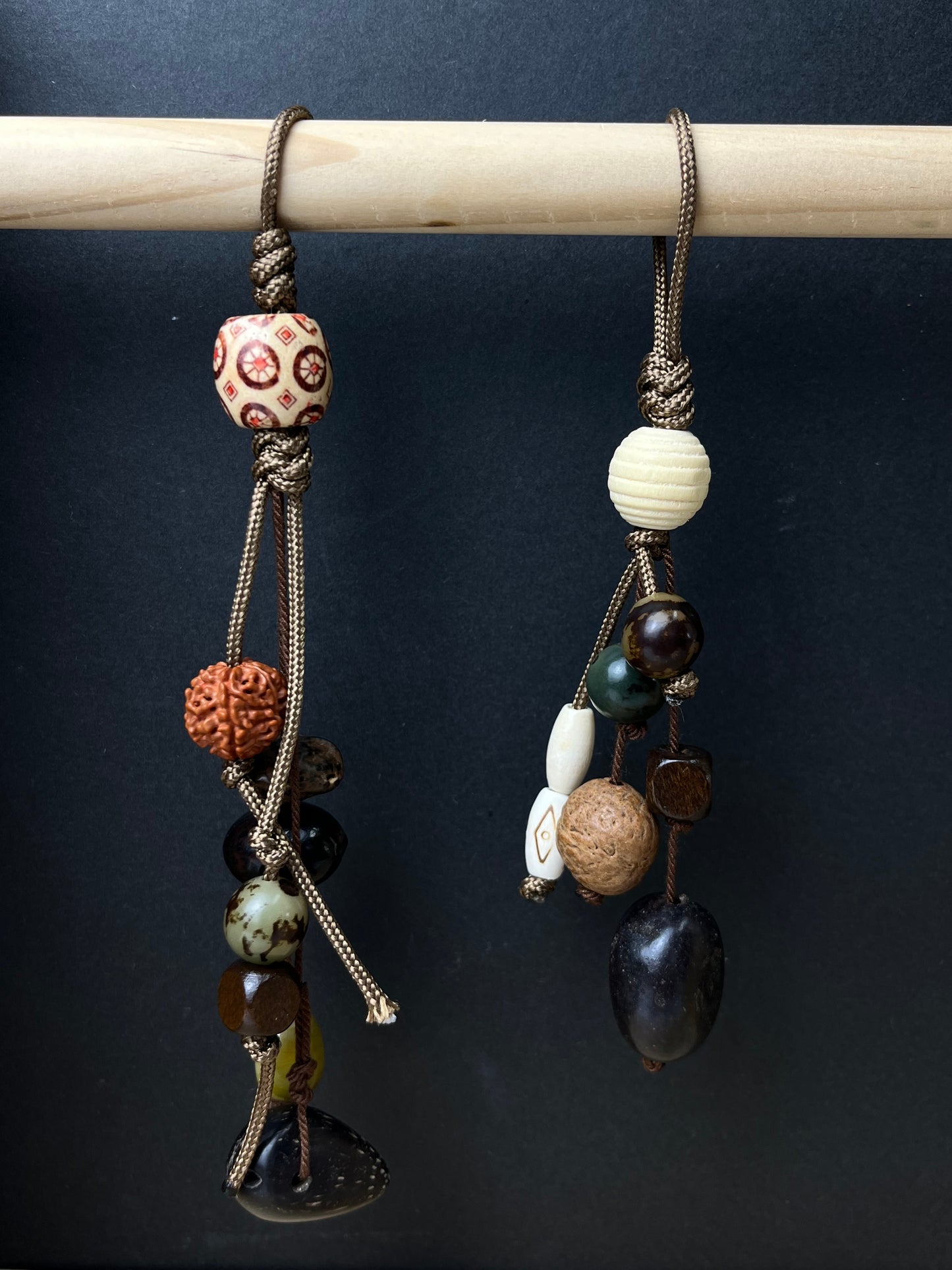 Handmade Paracord Keychain with Natural Stone & Wood Beads, Retro Natural - Style Charm