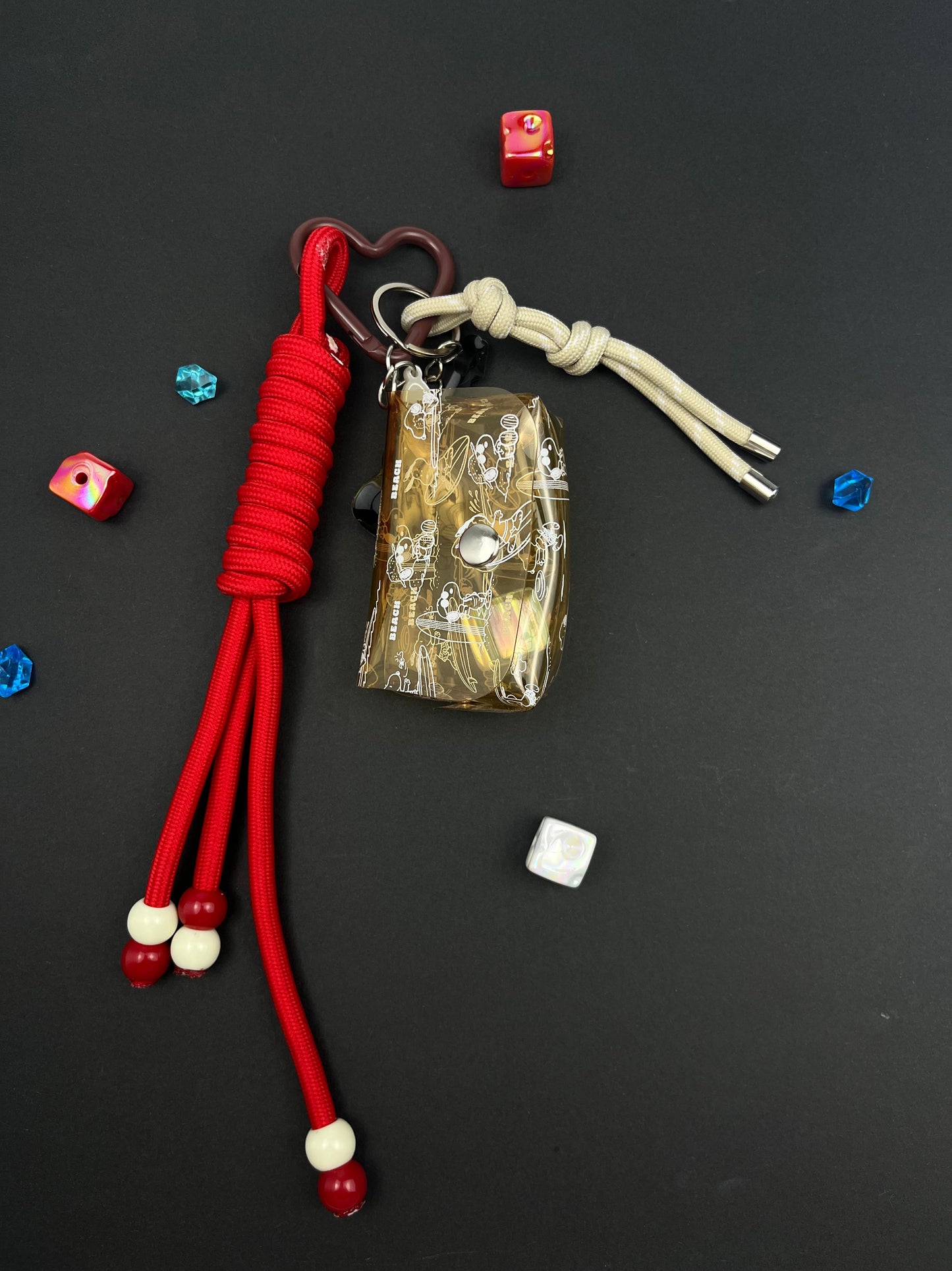 Retro Guitar & Clear Case Keychain: Unique Music - Inspired Accessory