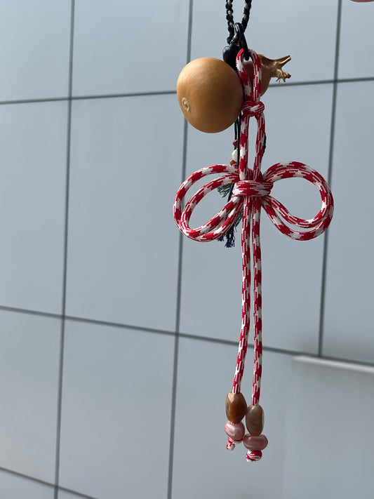 Hand - woven Paracord Gourd Pendant, a Portable Goodie Blending Ancient Charm and Fashion!