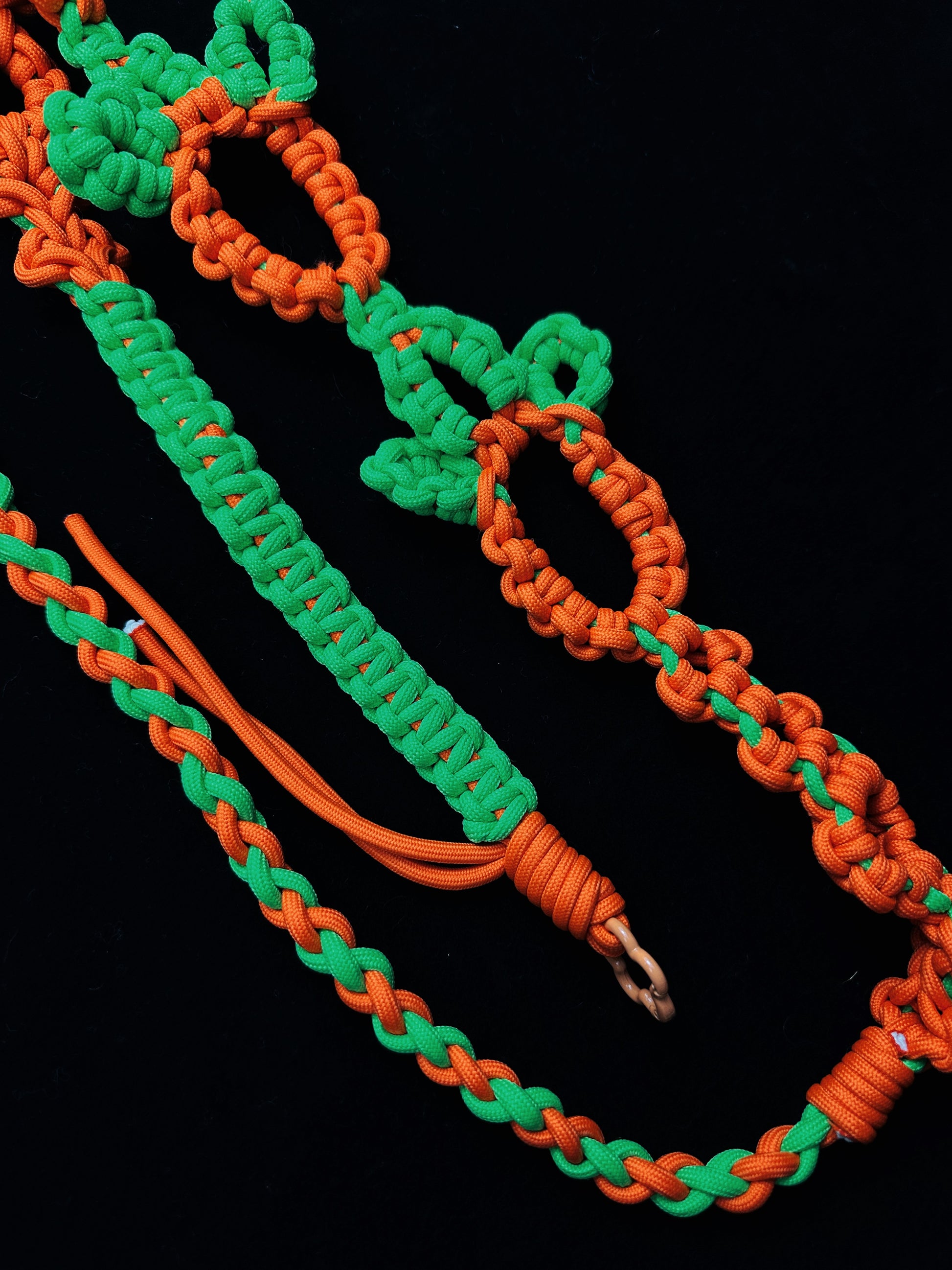 Green paracord lanyard size reference with coin — SHENG